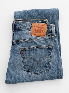 Vintage 90s Levi’s 501 Blank Red Tab Made in Canada Measures 33x29.5 (Tag 34x30)